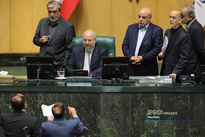 قانون تعطیل دو روز در هفته